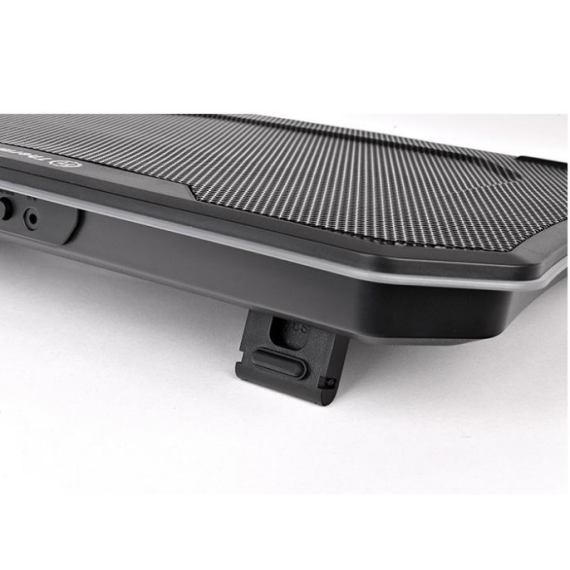 Đế làm mát notebook Thermaltake Massive 20 RGB 1